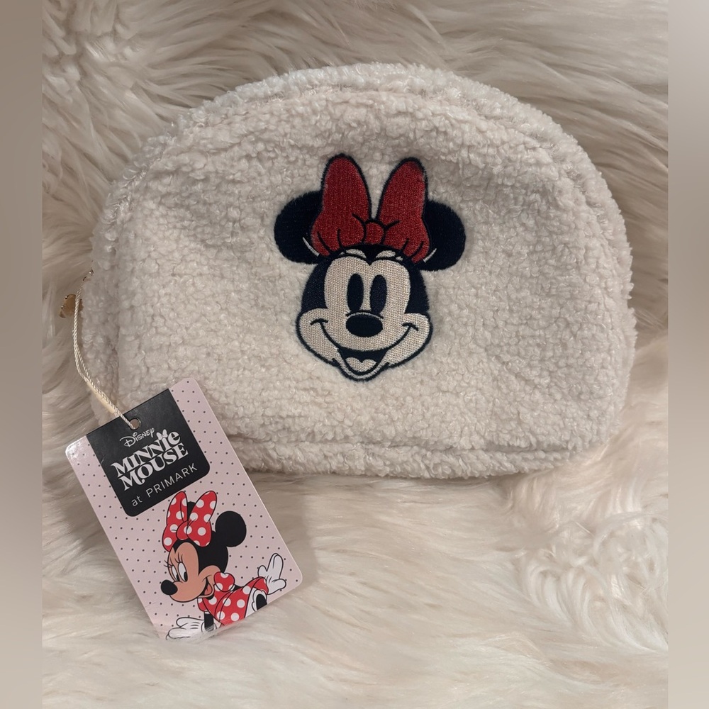 Disney’s Minnie Mouse makeup bag NWT